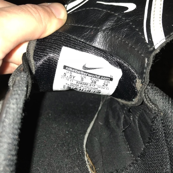 Nike Indoor Soccer Shoes - Picture 3 of 3